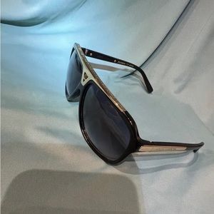 Louis Vuitton - Evidence Sunglasses Black Gold (unisex) Z0105W